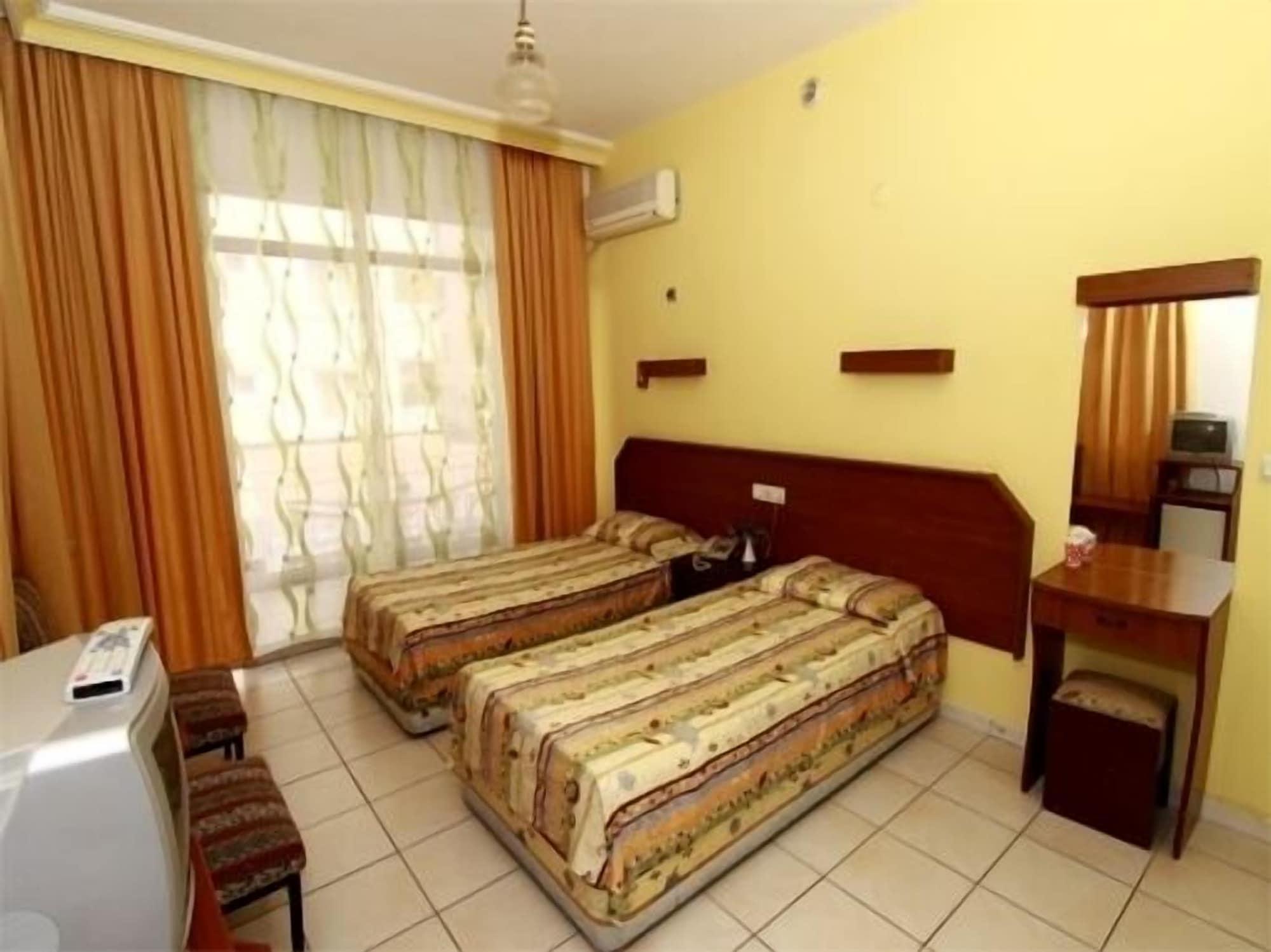 Kleopatra Develi Hotel Аланя Екстериор снимка