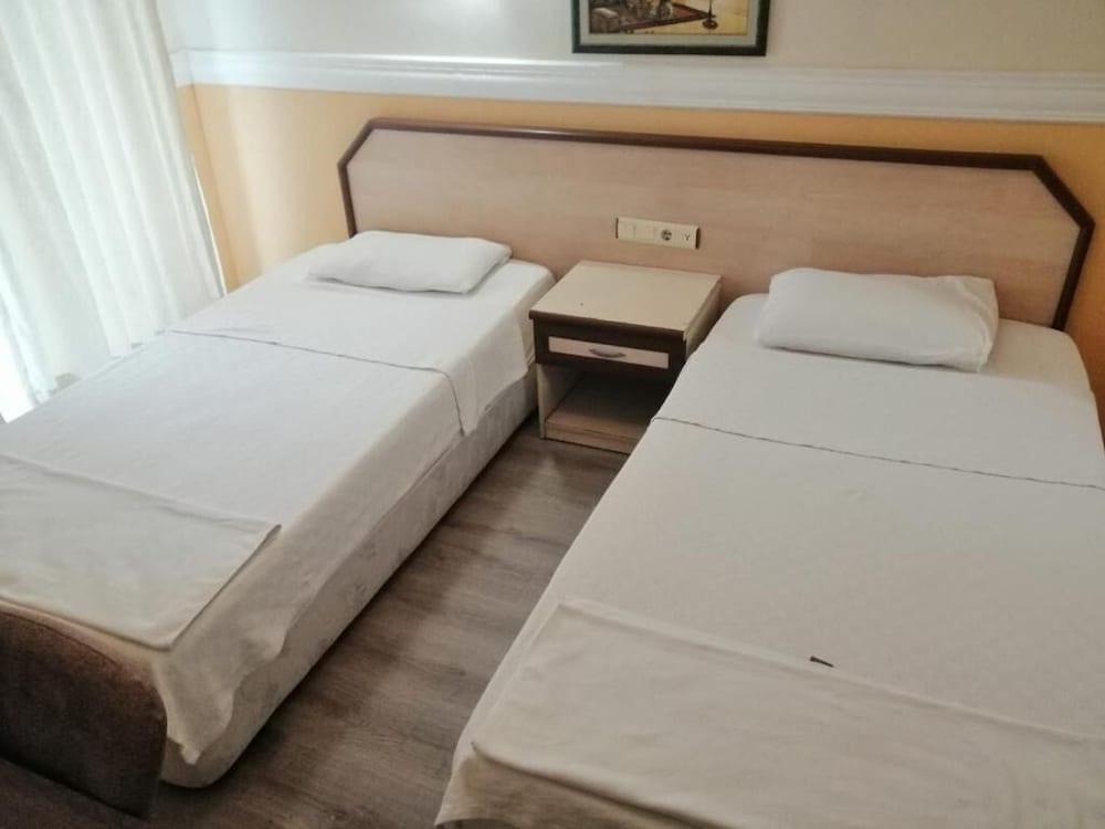 Kleopatra Develi Hotel Аланя Екстериор снимка