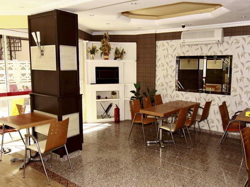Kleopatra Develi Hotel Аланя Екстериор снимка