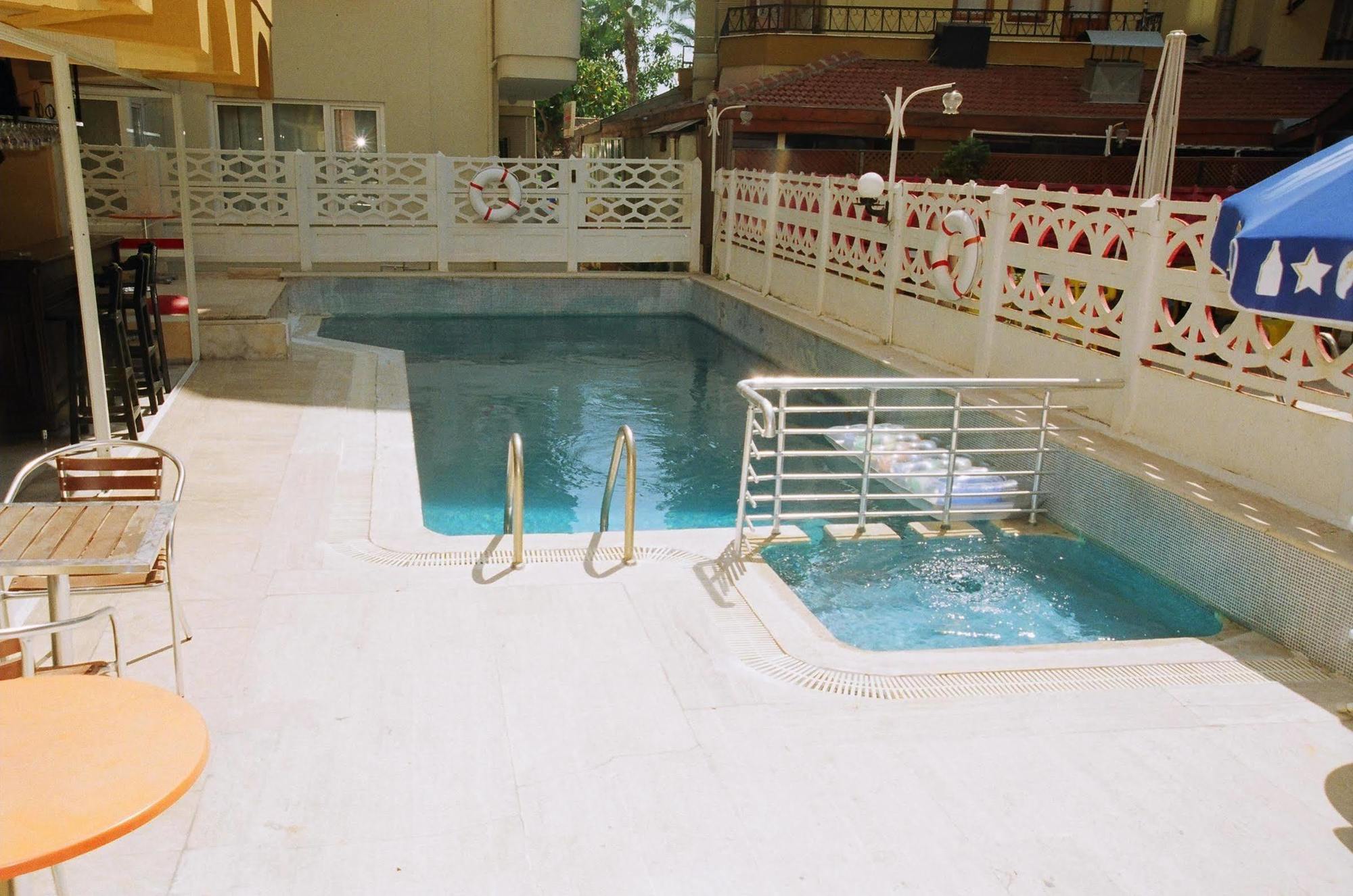 Kleopatra Develi Hotel Аланя Екстериор снимка
