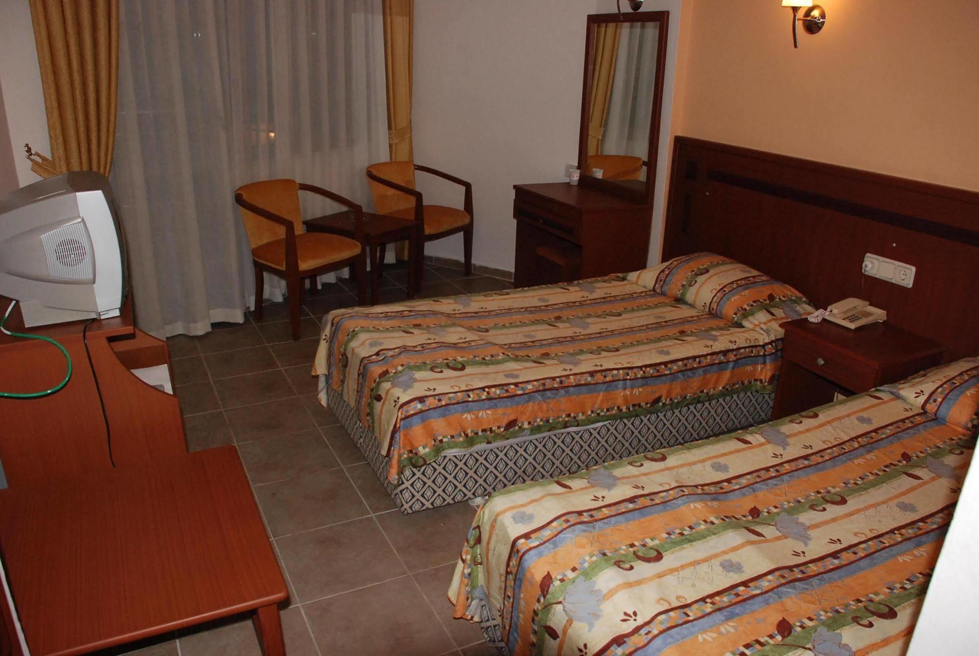 Kleopatra Develi Hotel Аланя Екстериор снимка